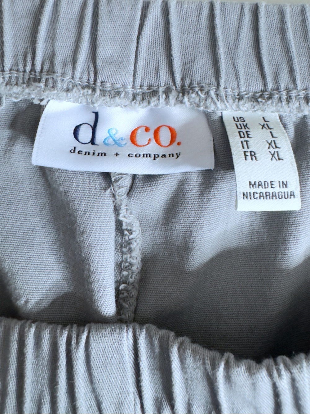 Denim & Co Capri Jeans Women’s Large Gray Lightweight Denim High Rise Pull-On - Picture 3 of 7